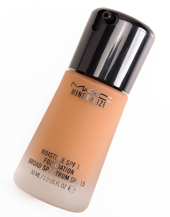 MAC NC50 Mineralize Moisture SPF 15