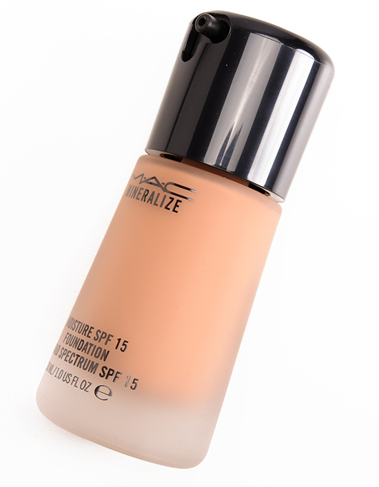 MAC NW35 Mineralize Moisture SPF 15