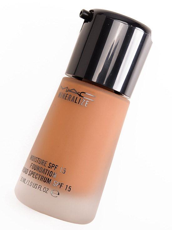 MAC NW45 Mineralize Moisture SPF 15