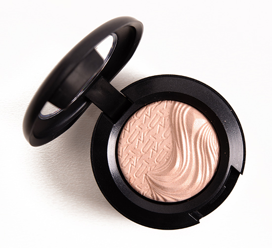 MAC A Natural Flirt Extra Dimension Eyeshadow