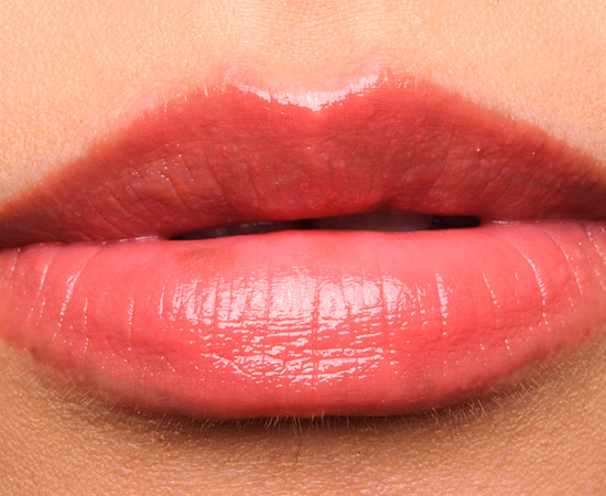 MAC Fashion Force Huggable Lipcolour