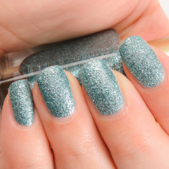 L'Oreal Pop the Bubbles (142) Gold Dust Colour Riche Nail Colour