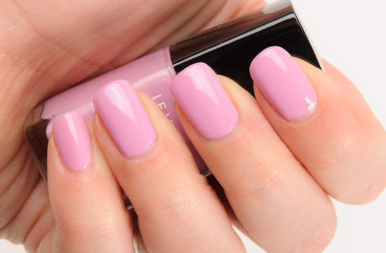 Chanel Sweet Lilac (615) Le Vernis Nail Colour