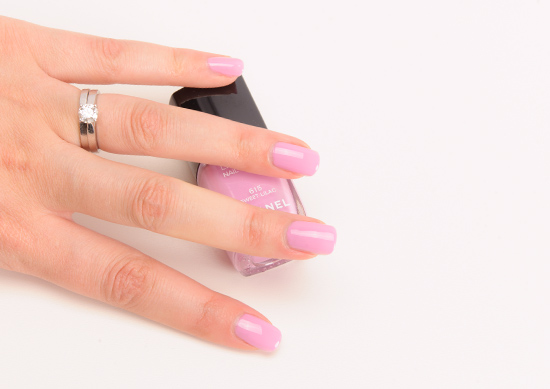 Chanel Sweet Lilac (615) Le Vernis Nail Colour