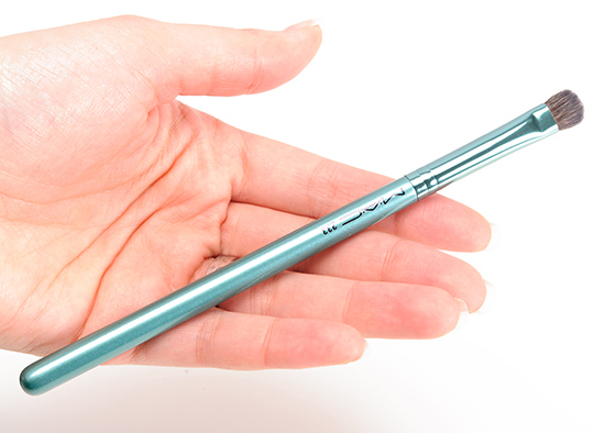 MAC 233 Split Fibre Eye Brush