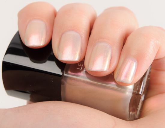 Chanel Atmosphere (629) Le Vernis Nail Colour