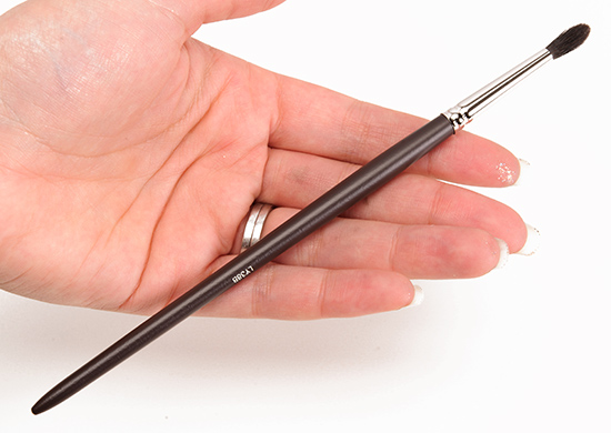 Louise Young LY38B Tapered Shadow Brush