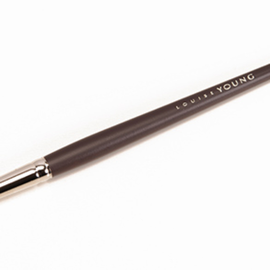 Louise Young LY38 Tapered Shadow Brush • Brush Review & Swatches