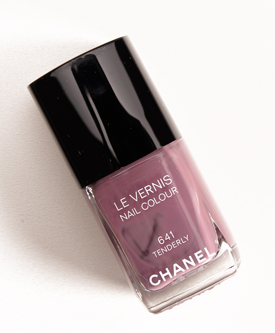 Chanel Tenderly (641) Le Vernis Nail Colour