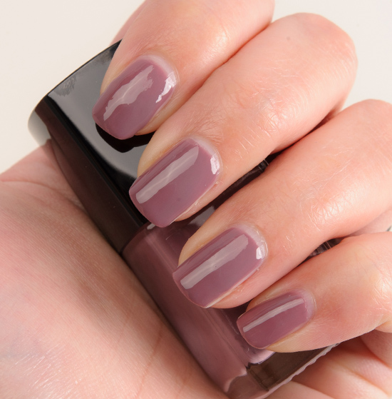 Chanel Tenderly (641) Le Vernis Nail Colour