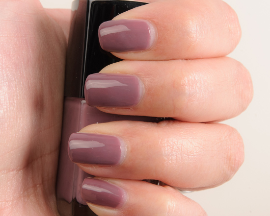 Chanel Tenderly (641) Le Vernis Nail Colour