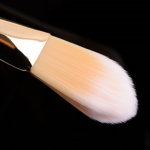 Real Techniques #101 Triangle Foundation Brush 