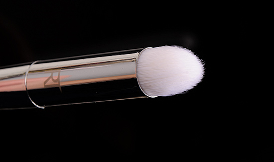 Real Techniques #201 Pointed Crease Brush