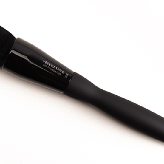 IT Cosmetics No. 302 LBD Foundation Velvet Luxe Brush