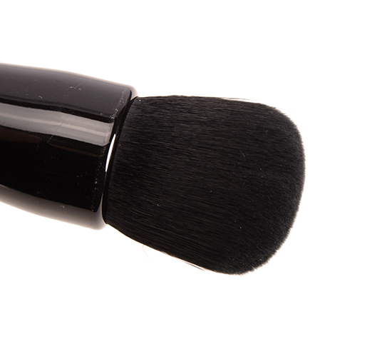 IT Cosmetics No. 302 LBD Foundation Velvet Luxe Brush  