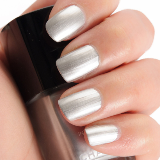 Chanel Intemporel Le Vernis Nail Colour