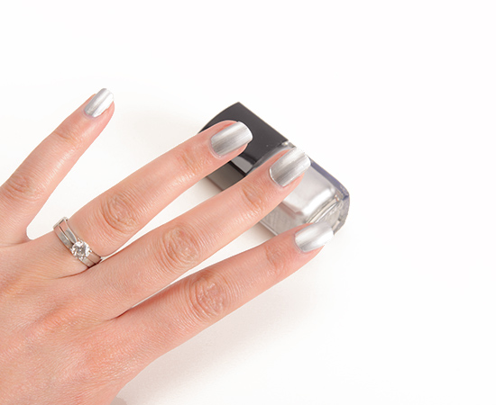 Chanel Intemporel Le Vernis Nail Colour