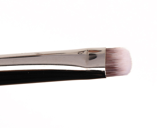 IT Cosmetics No-Tug Dual Airbrush Eyeshadow Brush