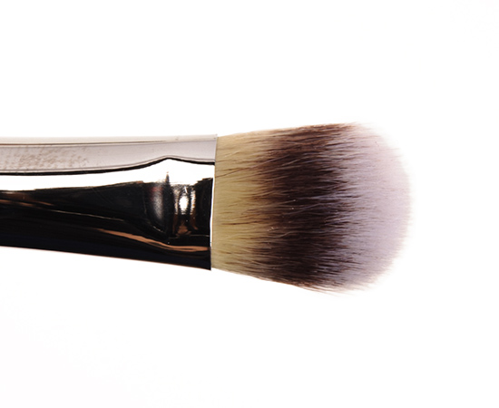IT Cosmetics No-Tug Dual Airbrush Eyeshadow Brush
