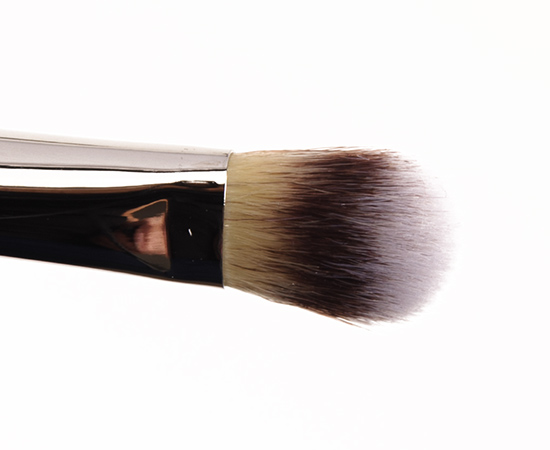 IT Cosmetics No-Tug Dual Airbrush Eyeshadow Brush