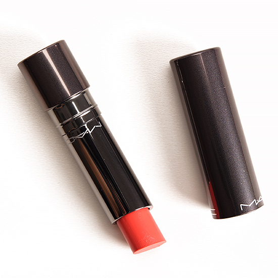 MAC Fashion Force Huggable Lipcolour