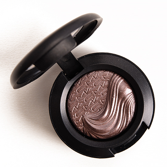 MAC Extra Dimension Eyeshadow Stolen Moment