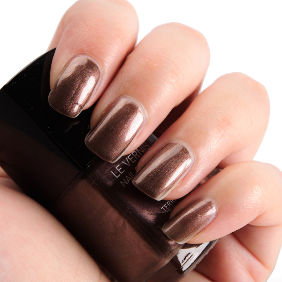 Chanel Le Vernis Nail Colour • Nail Lacquer Review & Swatches