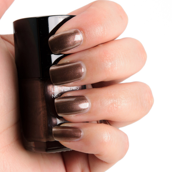 Chanel Terrana (697) Le Vernis Nail Colour