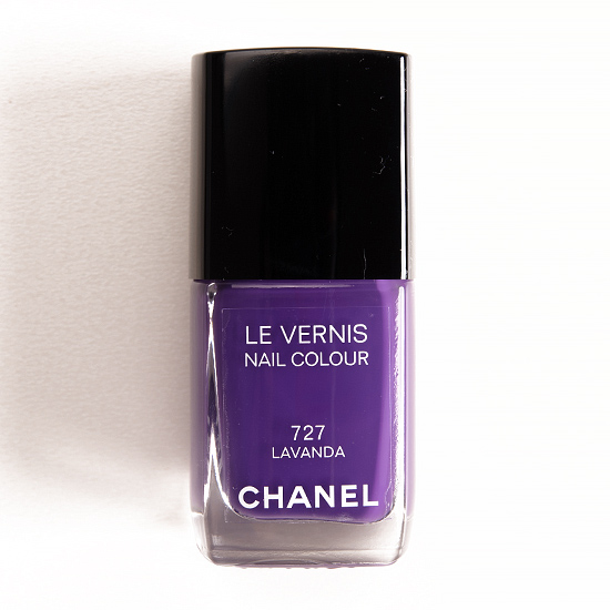 Chanel RED NAILS Le Vernis 717 Coquelicot - application and swatch