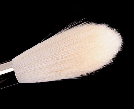 MAC 137 Long Blending Brush