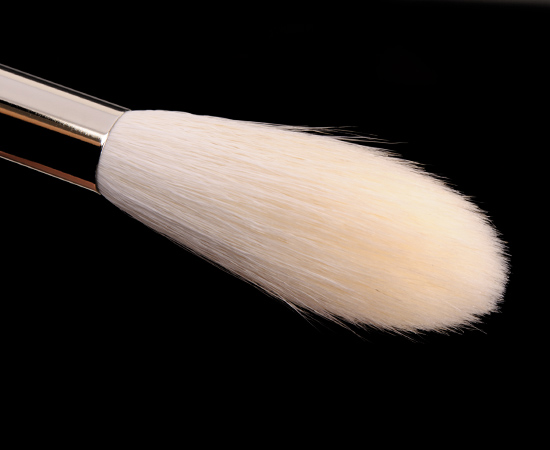 MAC 137 Long Blending Brush