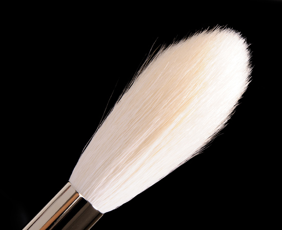 MAC 137 Long Blending Brush