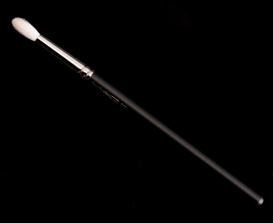 MAC 221 Mini Tapered Blending Brush