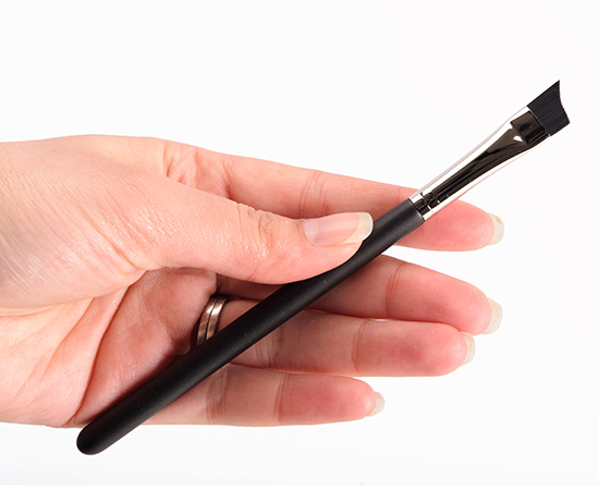 MAC 267 Curved Angle Brush