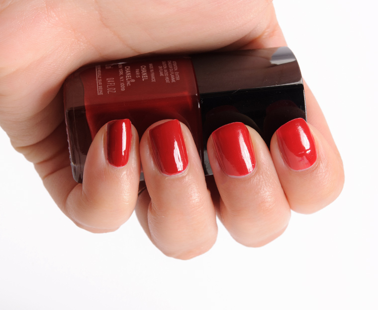 Chanel Ecorce Sanguine (671) Le Vernis Nail Colour