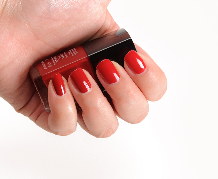 Chanel Ecorce Sanguine (671) Le Vernis Nail Colour