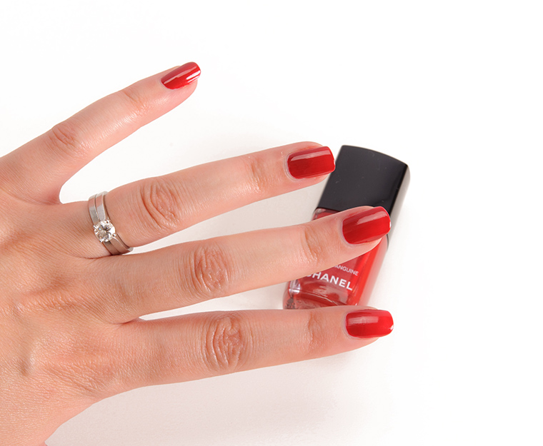 Chanel Ecorce Sanguine (671) Le Vernis Nail Colour
