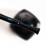 Chanel Vert Obscur (679) Le Vernis Nail Colour