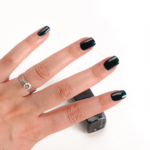 Chanel Vert Obscur (679) Le Vernis Nail Colour