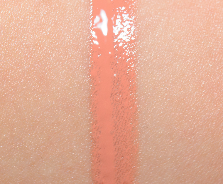 MAC Spanking Haute Vamplify Lipgloss