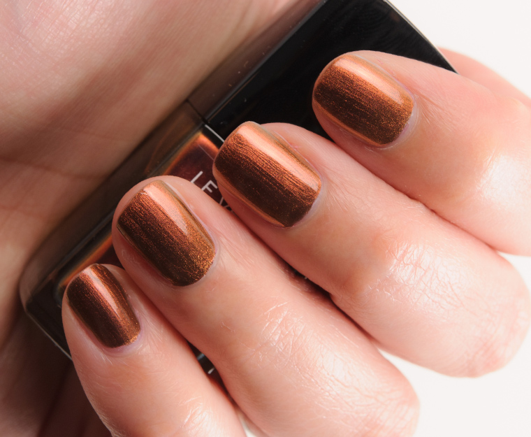 Chanel Troublante (675) Le Vernis Nail Colour
