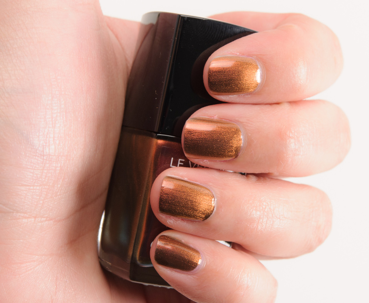 Chanel Troublante (675) Le Vernis Nail Colour