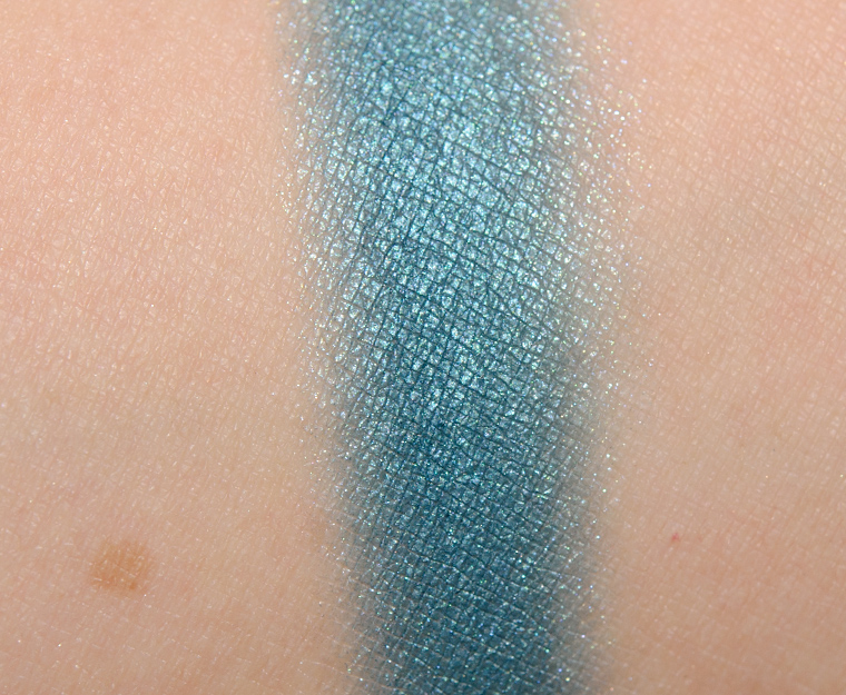 Cle de Peau Pewter Veil #1 Eyeshadow