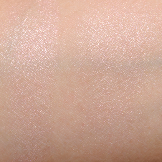Chanel Perles et Fantaisies (Right) Illuminating Powder