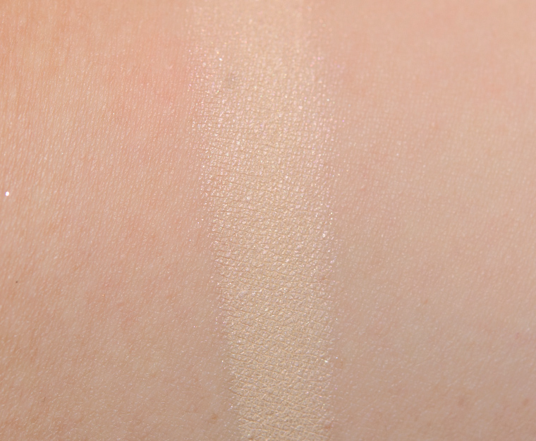 MAC Glamour Light Eyeshadow