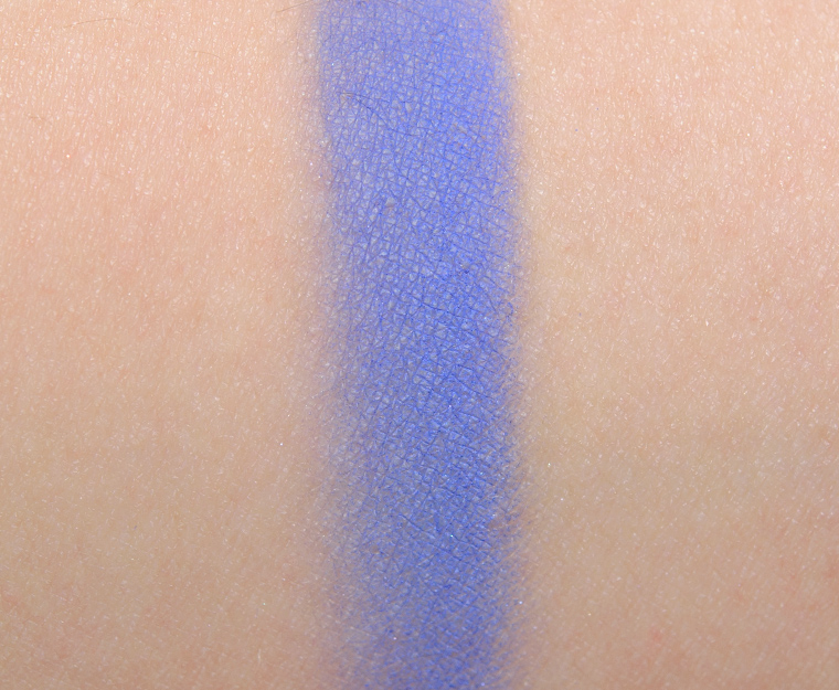 <p class="text-center">MAC Atlantic Blue Eyeshadow</p>