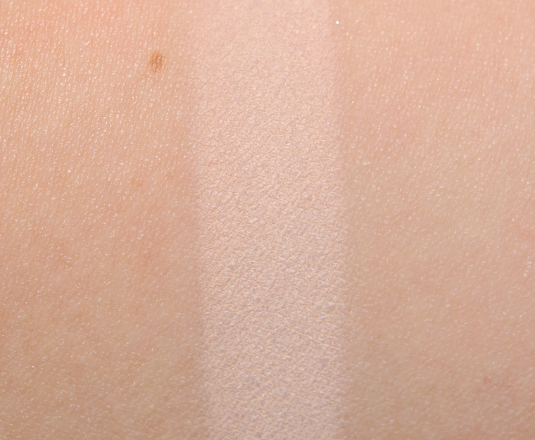 <p class="text-center">MAC Blanc Type Eyeshadow</p>