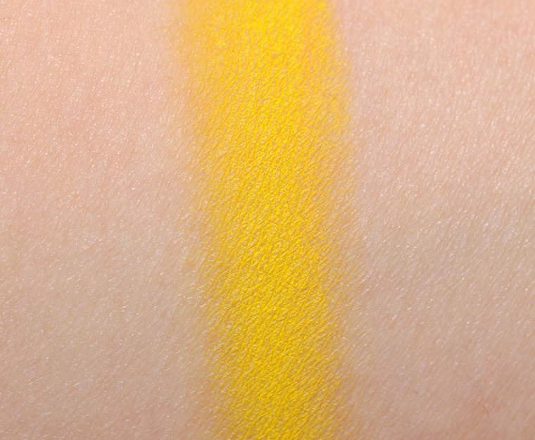 <p class="text-center">MAC Chrome Yellow Eyeshadow</p>