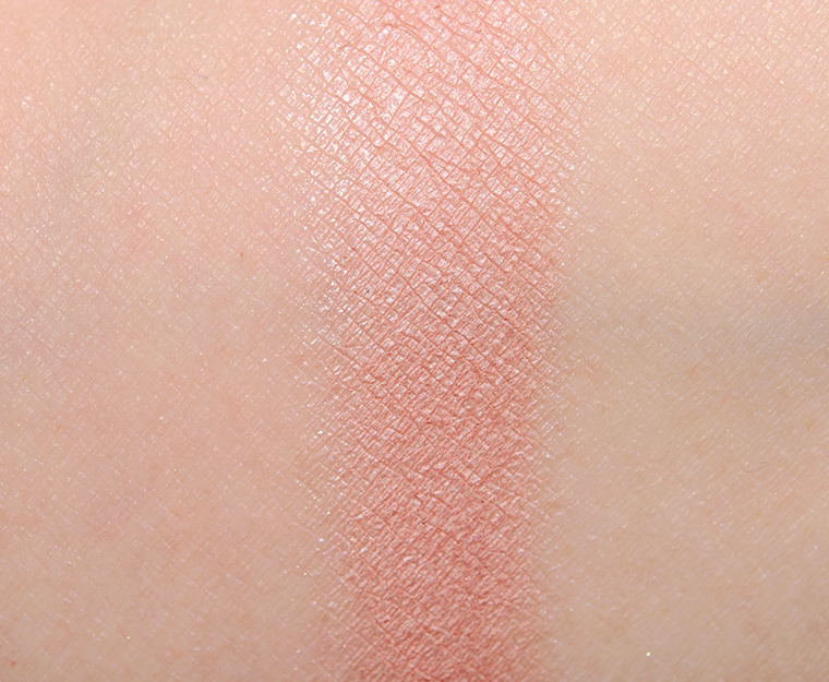 <p class="text-center">MAC Girlie Eyeshadow</p>