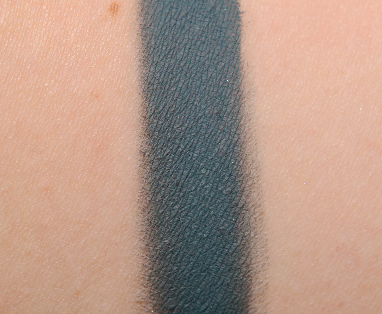 <p class="text-center">MAC Plumage Eyeshadow</p>